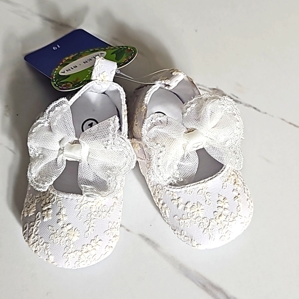 Baby Girl White Lace Christening Shoes With Bow - NWT